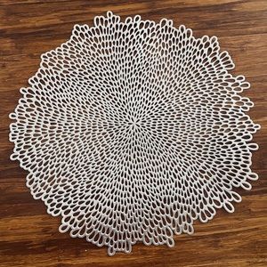 Silver contemporary placemats NWoT Set of 4!